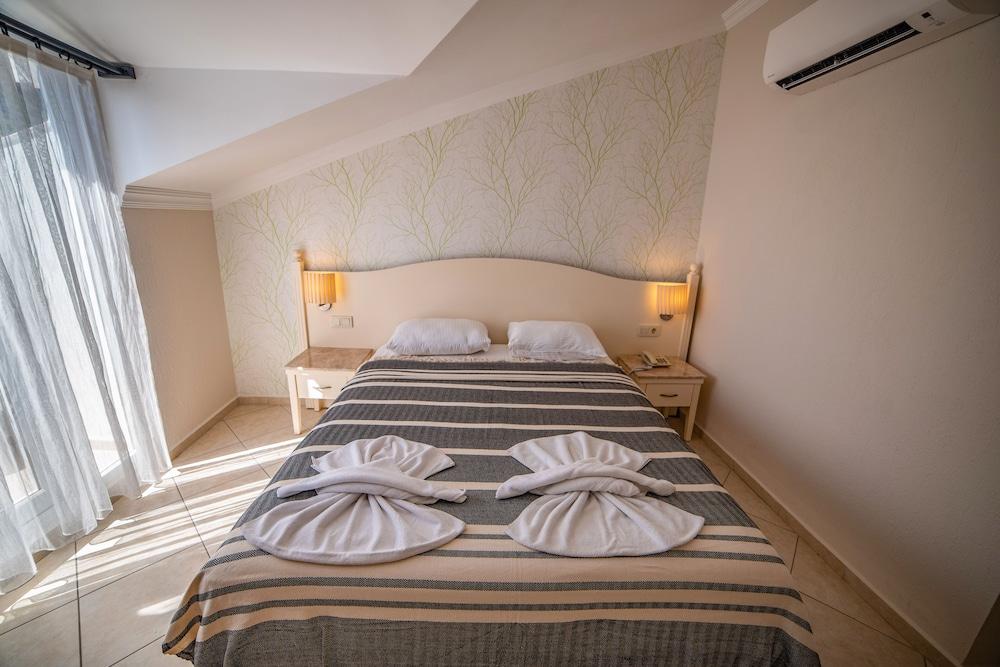 Blue Star Hotel Ολουντενίζ Εξωτερικό φωτογραφία